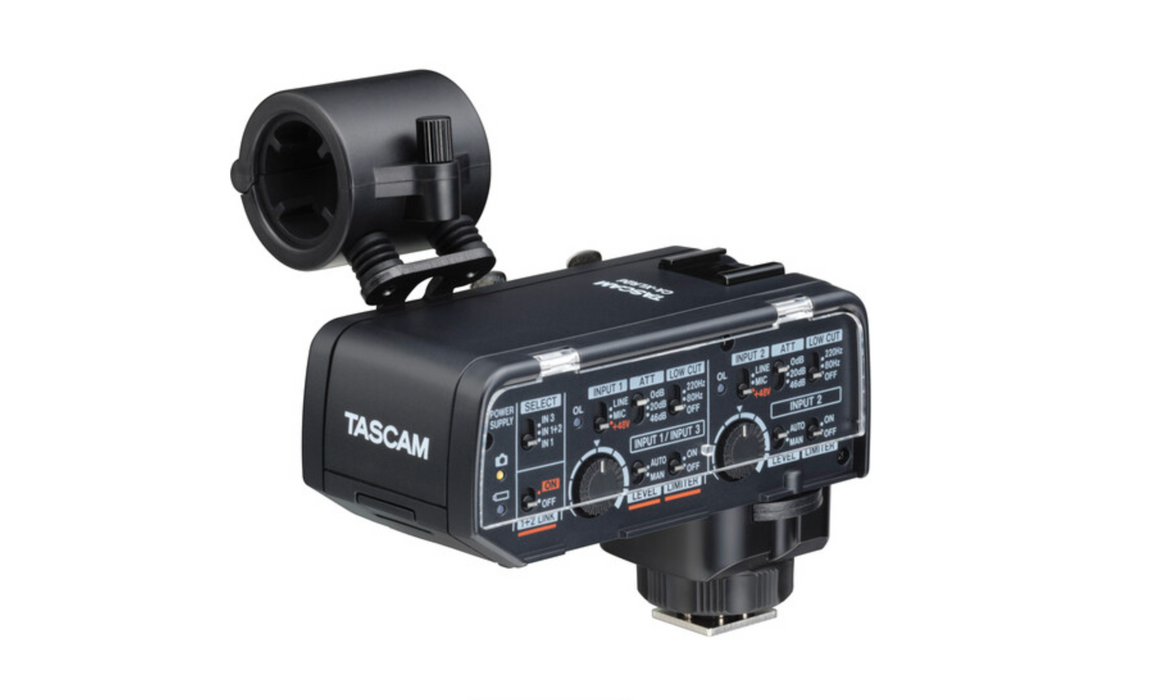 Adaptador de microfone TASCAM CA-XLR2d-F XLR para câmeras FujiFilm